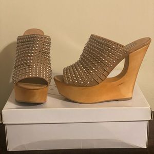 Steve Madden wedges, size 8.